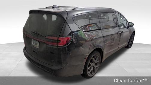 2022 Chrysler Pacifica Touring-L