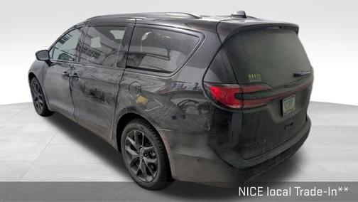 2022 Chrysler Pacifica Touring-L