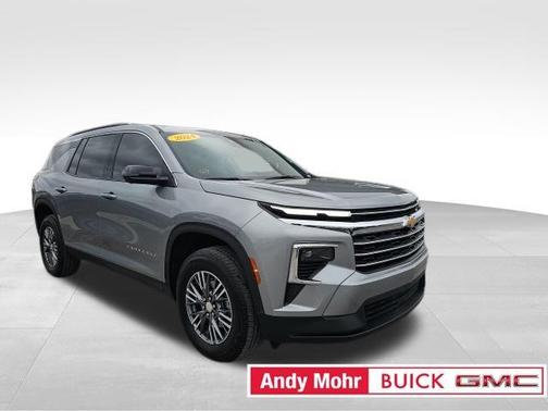 2024 Chevrolet Traverse LT