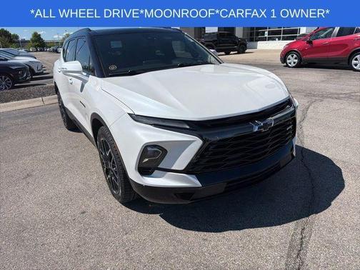 Iridescent Pearl Tricoat 2023 Chevrolet Blazer RS