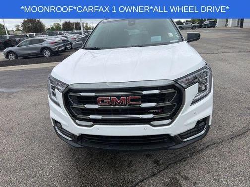 Summit White 2023 GMC Terrain AT4