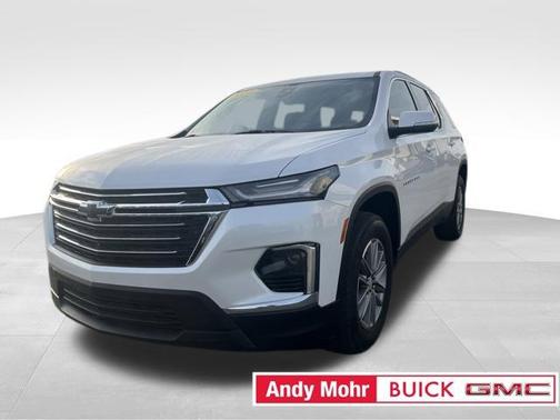 Pearl 2023 Chevrolet Traverse LT Cloth