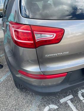 Mineral Silver 2011 Kia Sportage LX