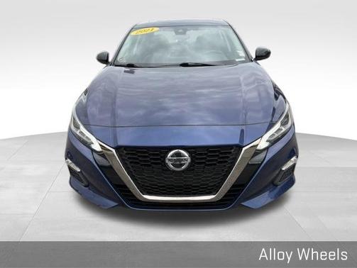 Deep Blue Pearl 2021 Nissan Altima 2.0 SR