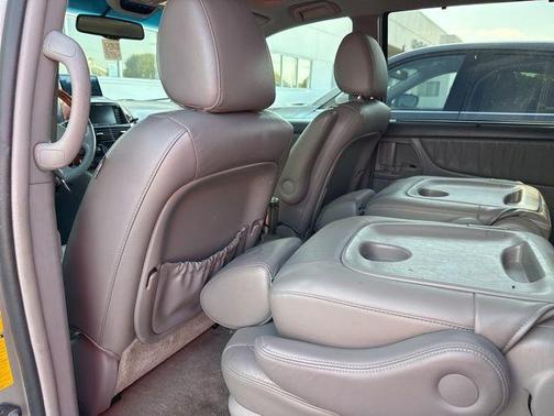 2010 Toyota Sienna XLE