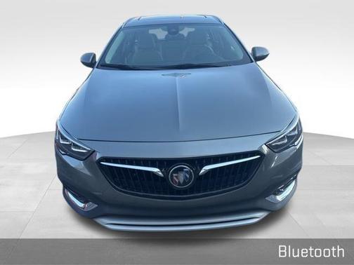 2019 Buick Regal TourX Essence