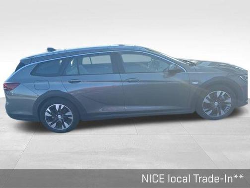 2019 Buick Regal TourX Essence