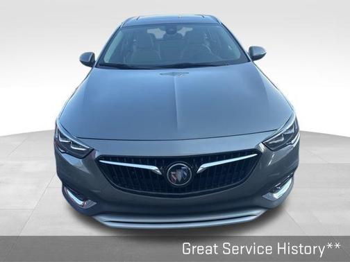 2019 Buick Regal TourX Essence