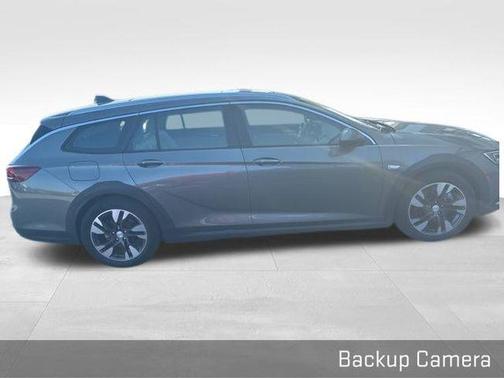 2019 Buick Regal TourX Essence