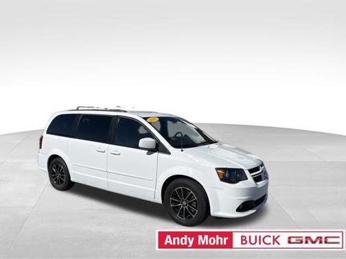 White 2017 Dodge Grand Caravan GT