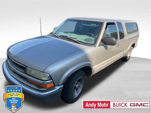 2002 Chevrolet S-10 LS