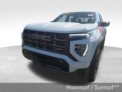 Summit White 2025 GMC Canyon AT4