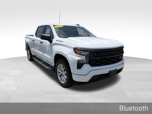 Summit White 2023 Chevrolet Silverado 1500 Custom