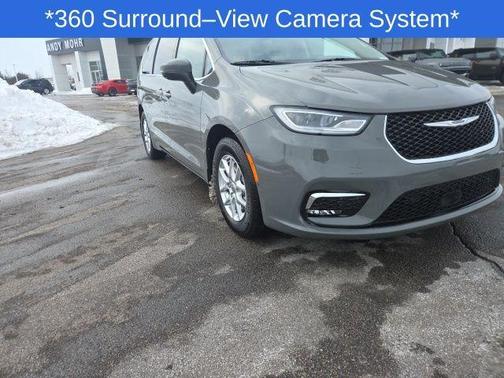 2023 Chrysler Pacifica Touring-L