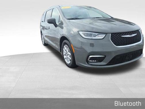 2023 Chrysler Pacifica Touring-L