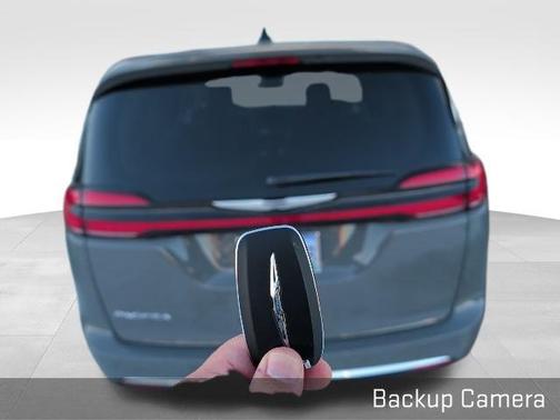2023 Chrysler Pacifica Touring-L