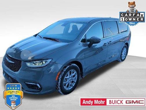 2023 Chrysler Pacifica Touring-L