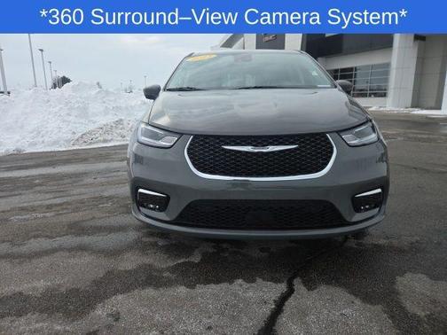 2023 Chrysler Pacifica Touring-L