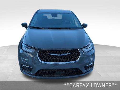 2023 Chrysler Pacifica Touring-L