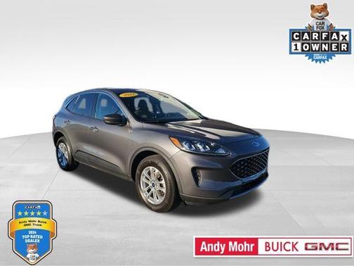 Gray Metallic 2022 Ford Escape SE