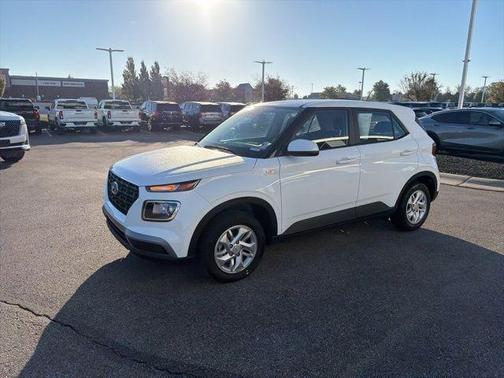 2024 Hyundai VENUE SE