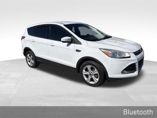 Oxford White 2016 Ford Escape SE