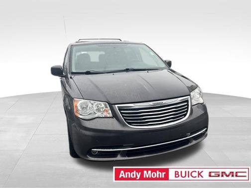 Crystal Metallic 2016 Chrysler Town & Country Touring