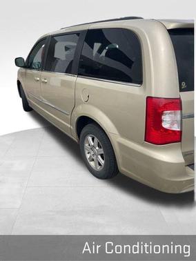 2012 Chrysler Town & Country Touring