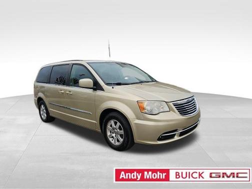 2012 Chrysler Town & Country Touring