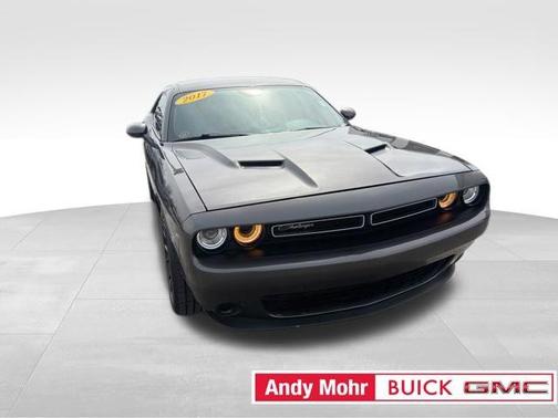 Granite Crystal Clearcoat Metallic 2017 Dodge Challenger SXT