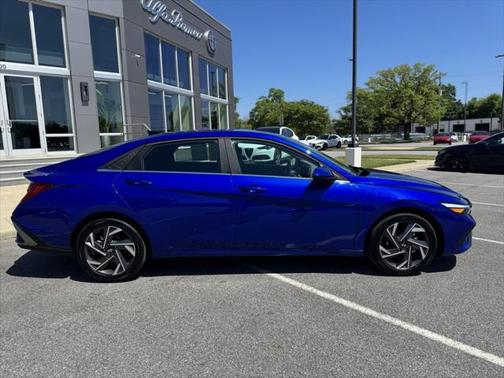 2025 Hyundai ELANTRA SEL
