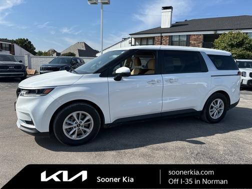 2024 Kia Carnival LX