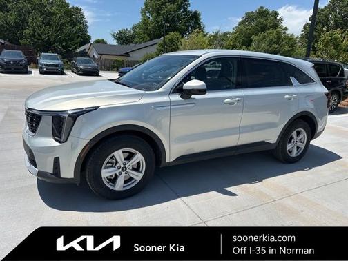 Ivory 2026 Kia Sorento LX