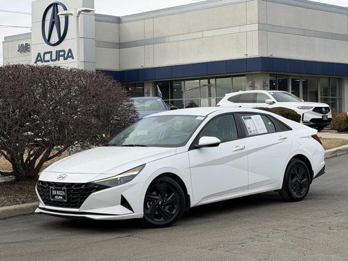 2023 Hyundai ELANTRA SEL