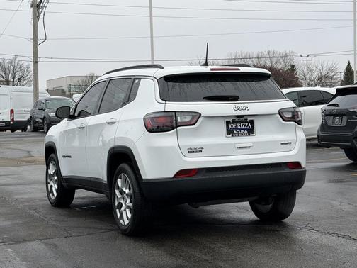 2022 Jeep Compass Latitude Lux