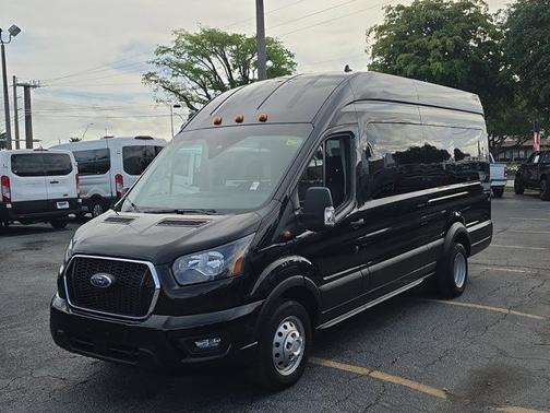 AGATE BLACK METALLIC 2025 Ford Transit-350 XLT