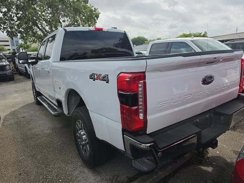 OXFORD WHITE 2026 Ford F-250 LARIAT
