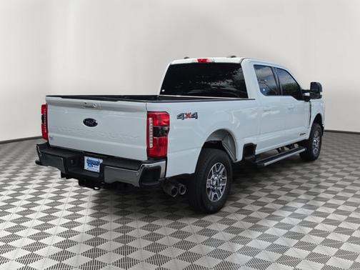 OXFORD WHITE 2026 Ford F-250 LARIAT