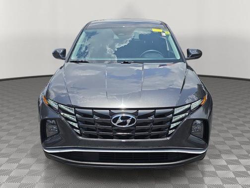 Gray 2023 Hyundai TUCSON SE