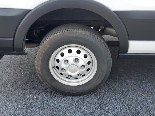 2024 Ford Transit-250 148 WB MEDIUM ROOF CARGO