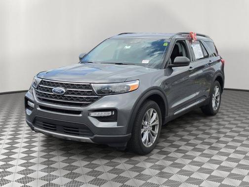 CARBONIZED GRAY METALLIC 2022 Ford Explorer XLT