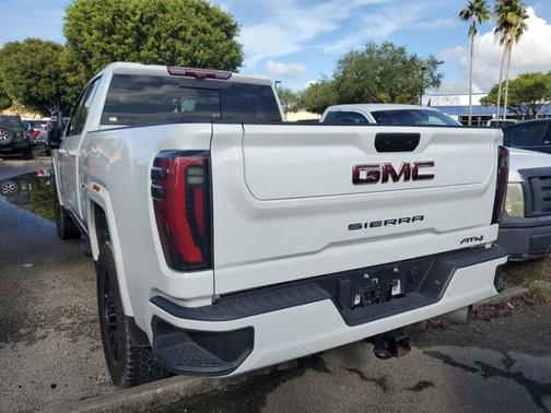 2024 GMC Sierra 1500 AT4