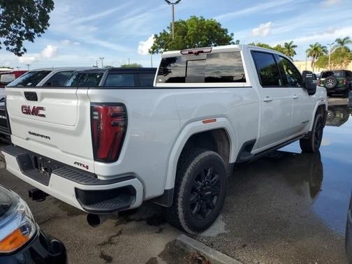 2024 GMC Sierra 1500 AT4