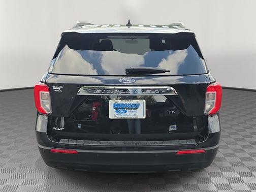 AGATE BLACK METALLIC 2023 Ford Explorer XLT