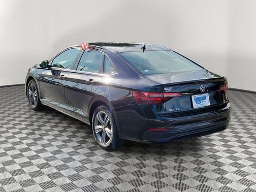 Deep Black Pearl Effect 2024 Volkswagen Jetta 1.5T SE