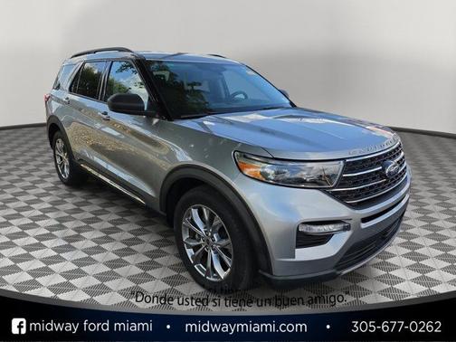 ICONIC SILVER METALLIC 2023 Ford Explorer XLT