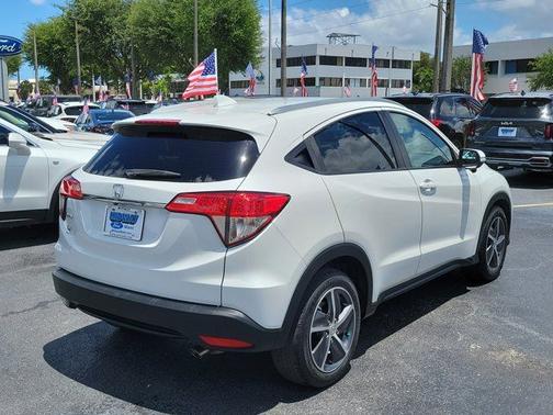 White 2022 Honda HR-V EX
