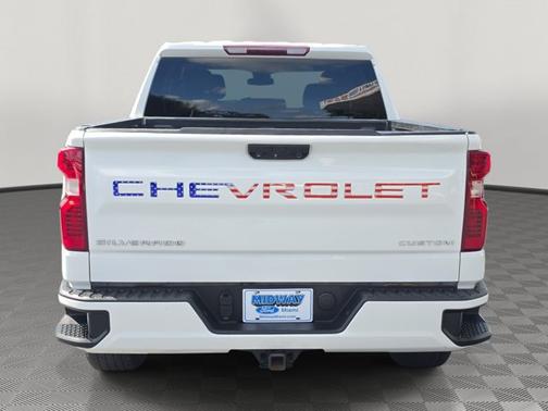 Summit White 2022 Chevrolet Silverado 1500 CUSTOM