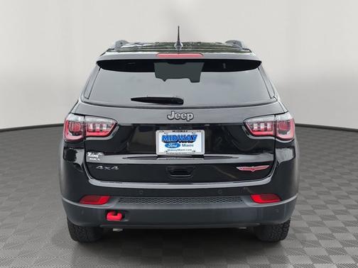 Diamond Black 2025 Jeep Compass TRAILHAWK