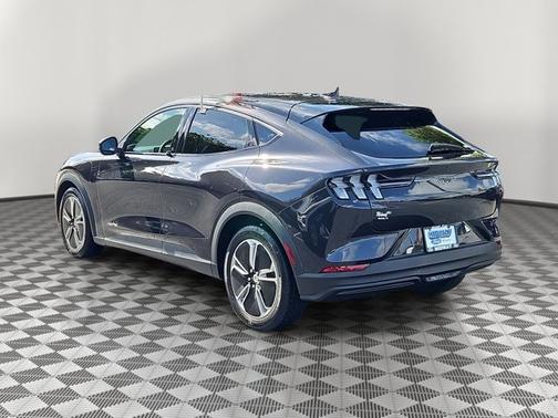 2022 Ford Mustang Mach-E SELECT